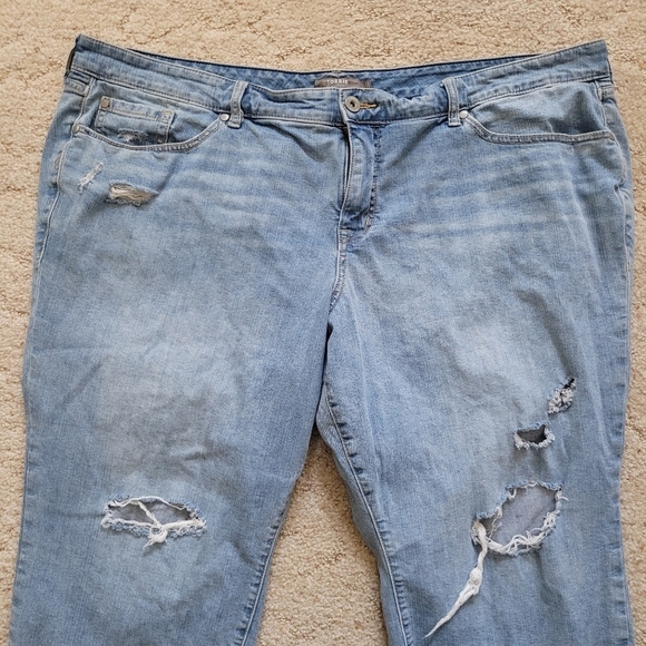 Torrid Crop Boyfriend Distressed Light Blue Women's Jeans - Picture 3 of 5